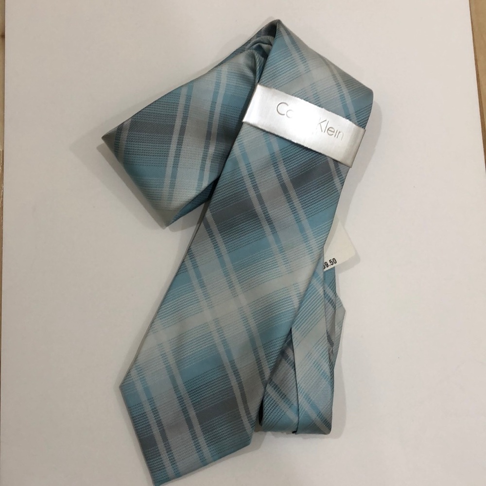 NWT CALVIN KLEIN MEN’s TIE
